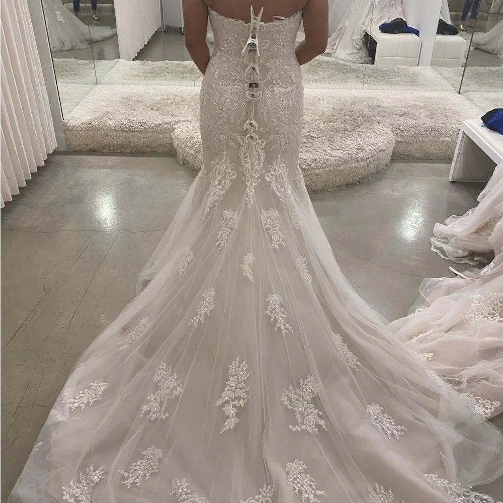 Stella York 6743 - color: ivory/moscato underlay - Picture 2 of 3